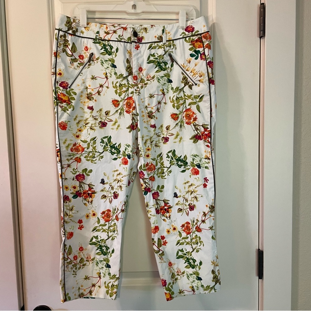 Women’s Designer Disney Cropped White Coral Green Floral Pant Size 8